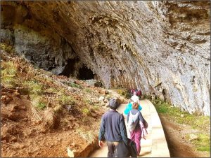 Jindabyne caves
